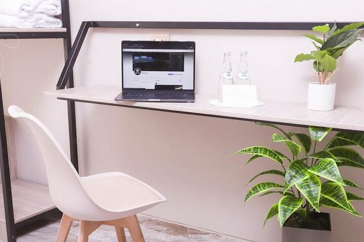 Room 2 of 8