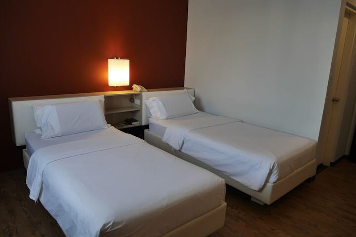 Room 21 of 94