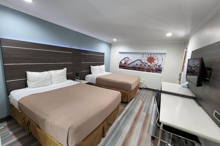 2 Double Beds (3 of 11)