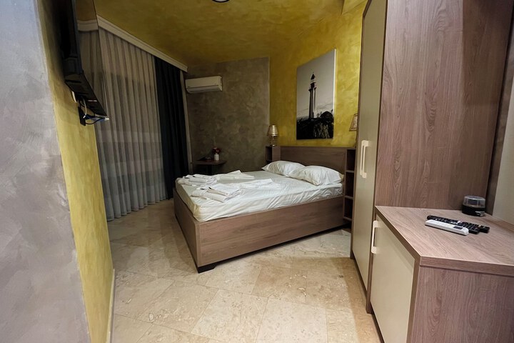 Room 5 of 58