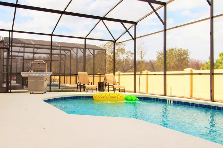 Pool 16 of 33