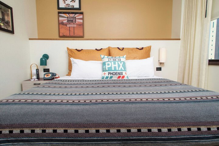 Room 28 of 53