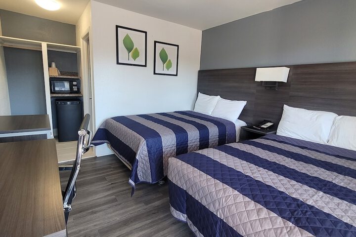 Room 4 of 11