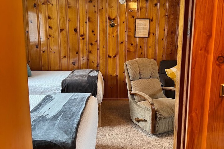 Room 74 of 236