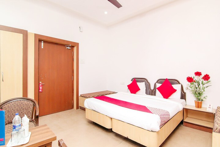 Room 7 of 33
