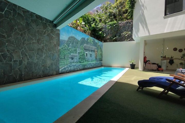 Pool 33 of 54