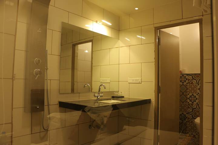 Room 20 of 53