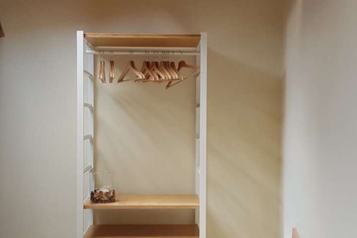 Room 6 of 17