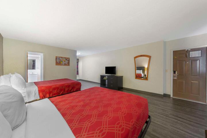 2 Double Beds (2 of 20)