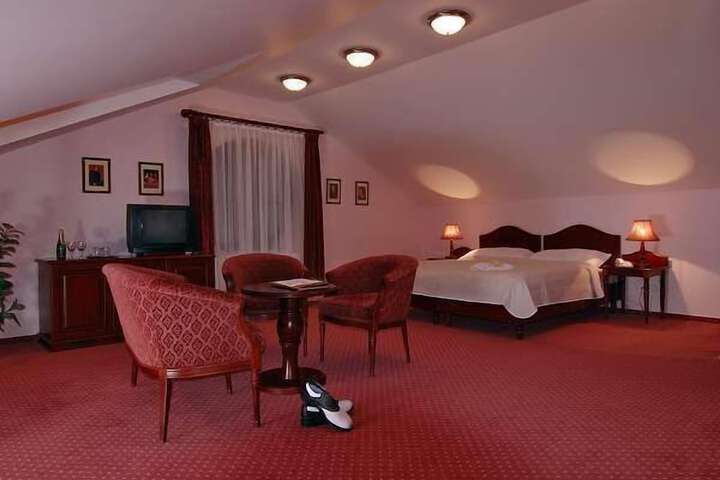 Room 12 of 46