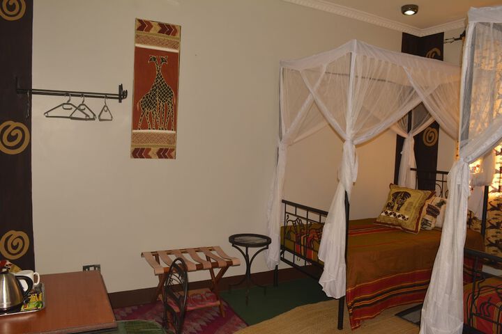 Room 5 of 63