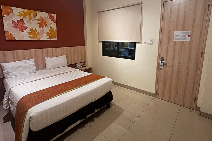 Room 11 of 85
