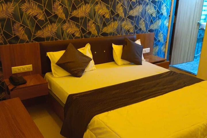Room 4 of 27