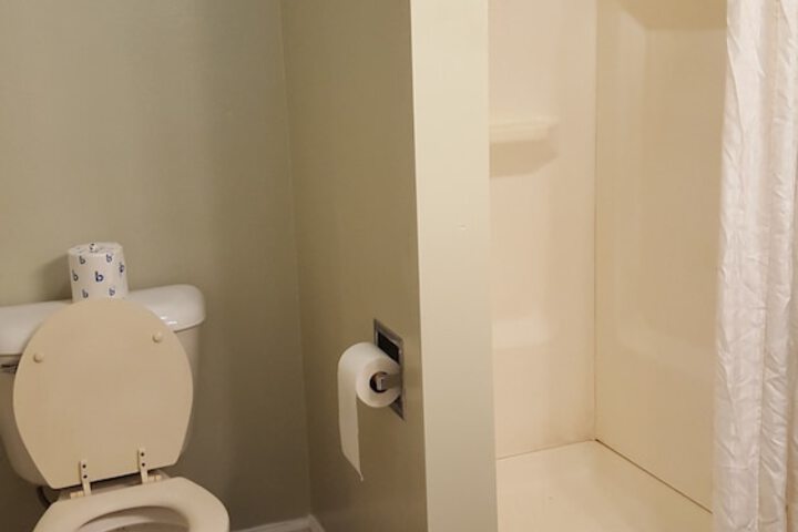 Room 8 of 8