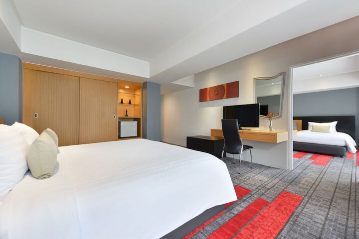 Room 9 of 114