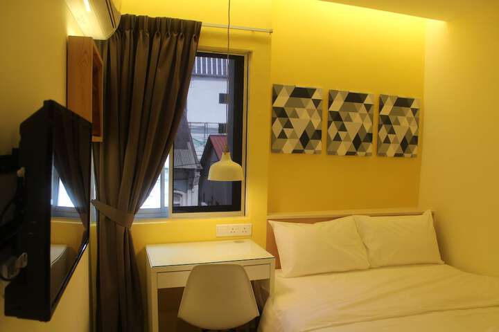 Room 4 of 48
