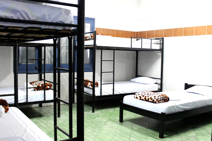 Room 7 of 10