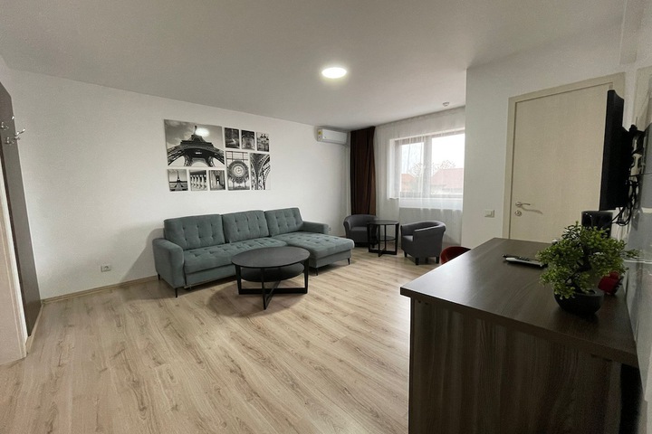 Room 17 of 43