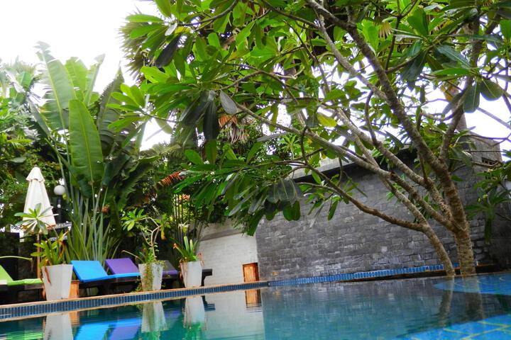 Pool 12 of 106