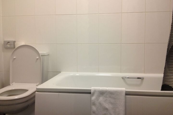 Room 74 of 95