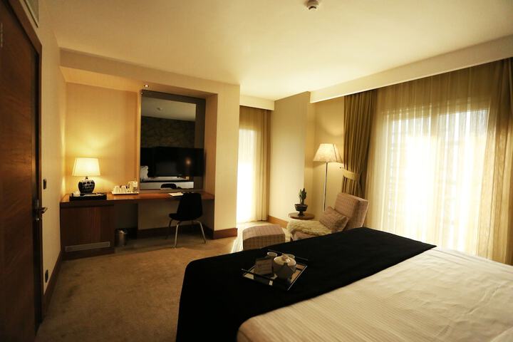 Room 16 of 52