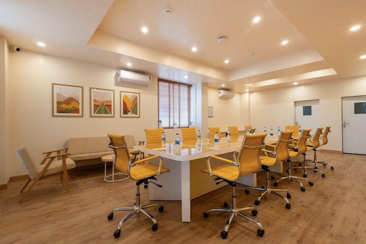 Business Center 45 of 47