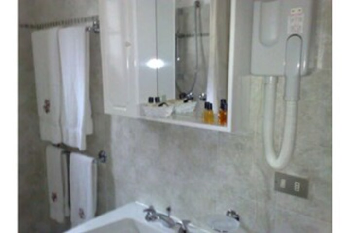 Room 5 of 30