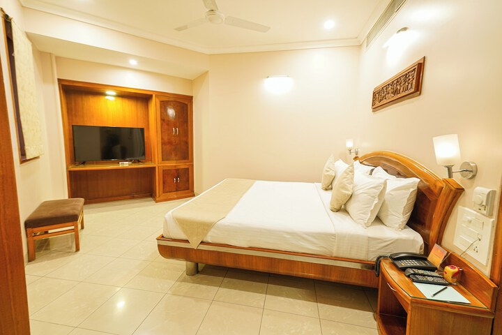 Room 5 of 64