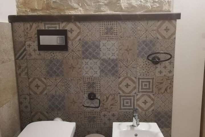 Room 8 of 15
