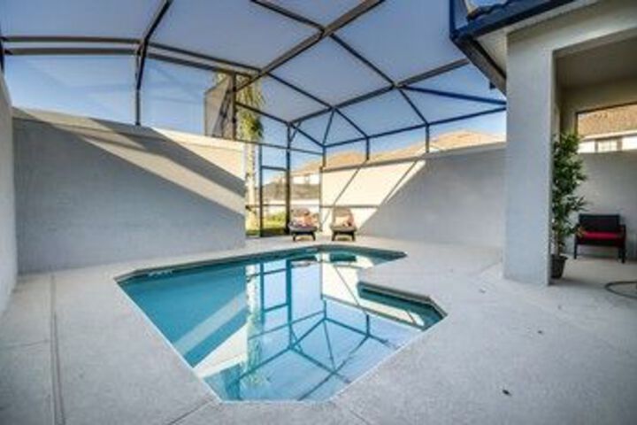 Pool 21 of 24