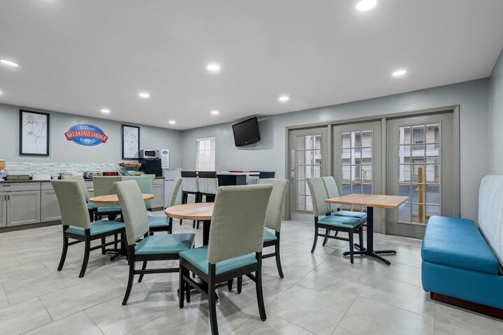 Breakfast/Coffee Service 55 of 65