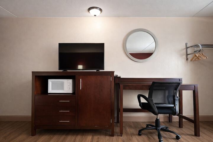 Room 8 of 22