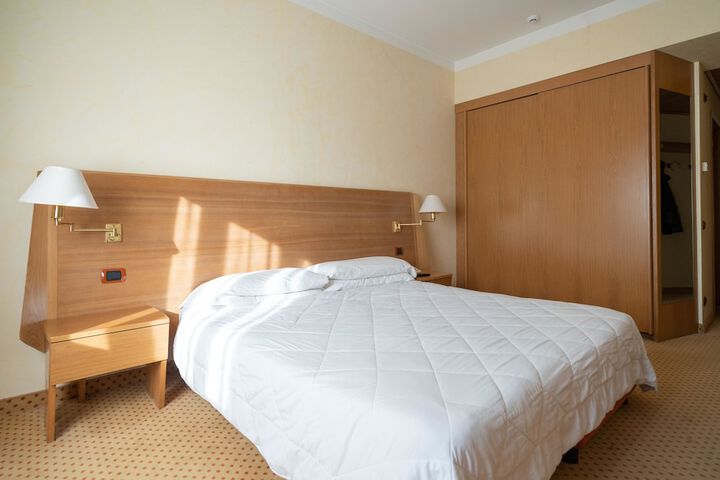 Room 30 of 114
