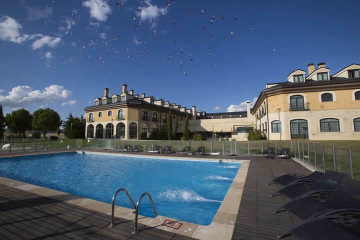 Hotel with Pool