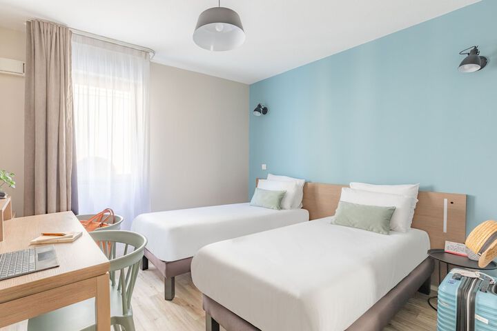 Room 8 of 31