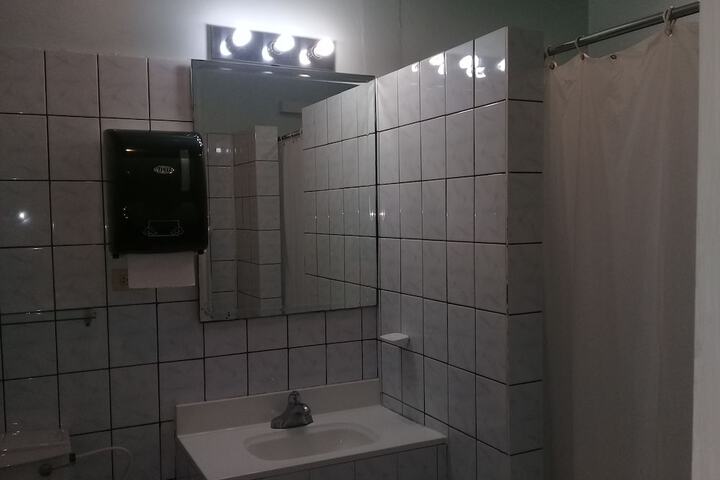 Room 9 of 11