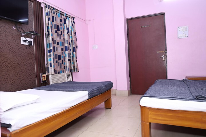 Room 10 of 20