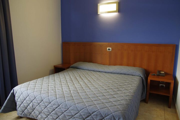 Room 34 of 64