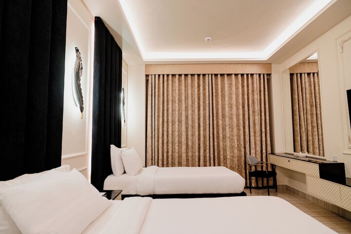 Room 16 of 93