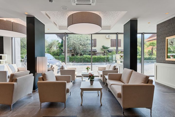 Dining Photos