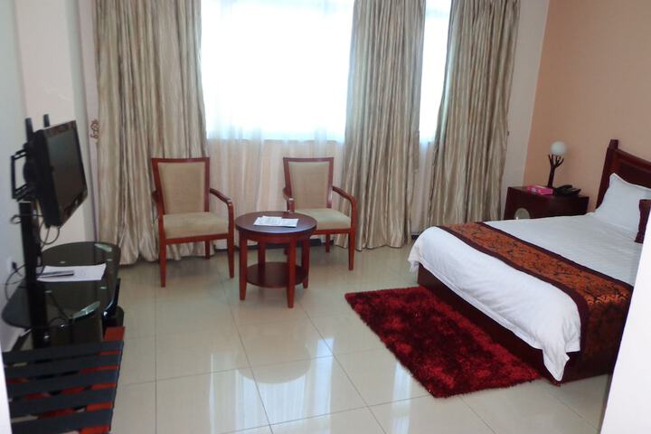 Room 8 of 10