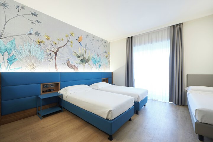 Room 28 of 70