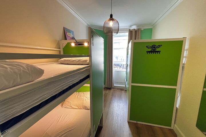 Room 15 of 76