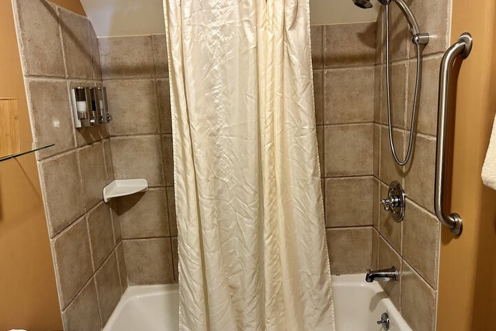 Room 195 of 259