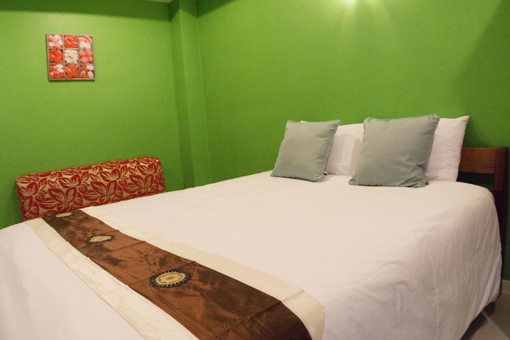 Room 6 of 15