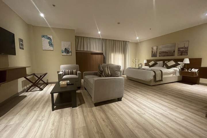 Room 16 of 34