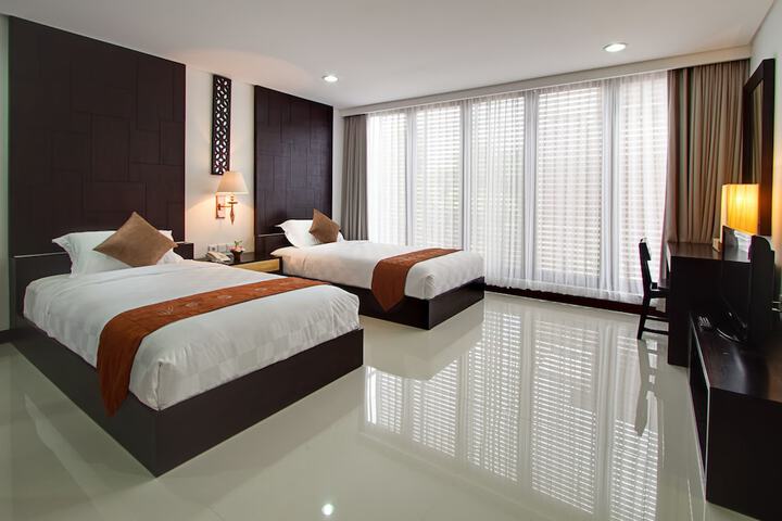 Room 3 of 52