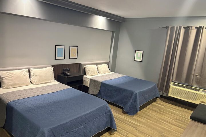 Room 13 of 20