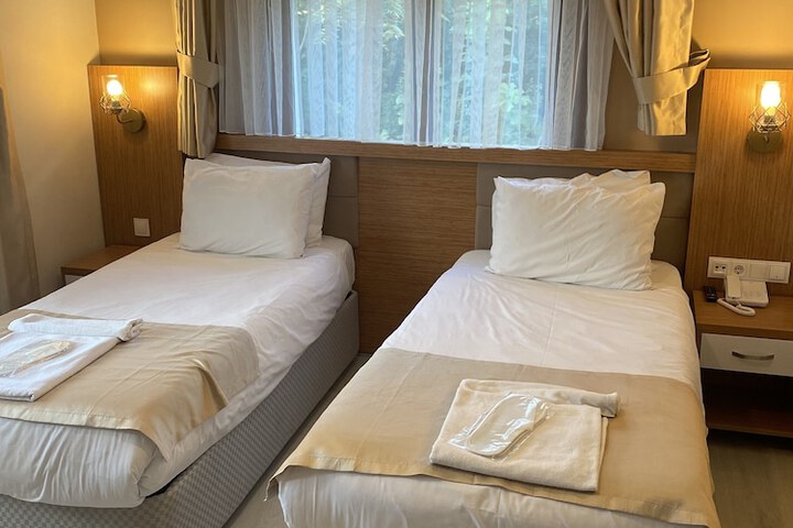 Room 65 of 99