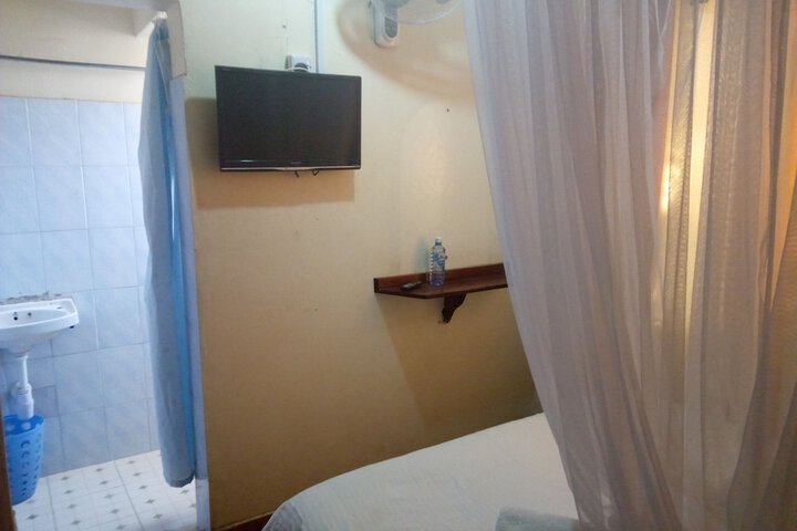 Room 7 of 37